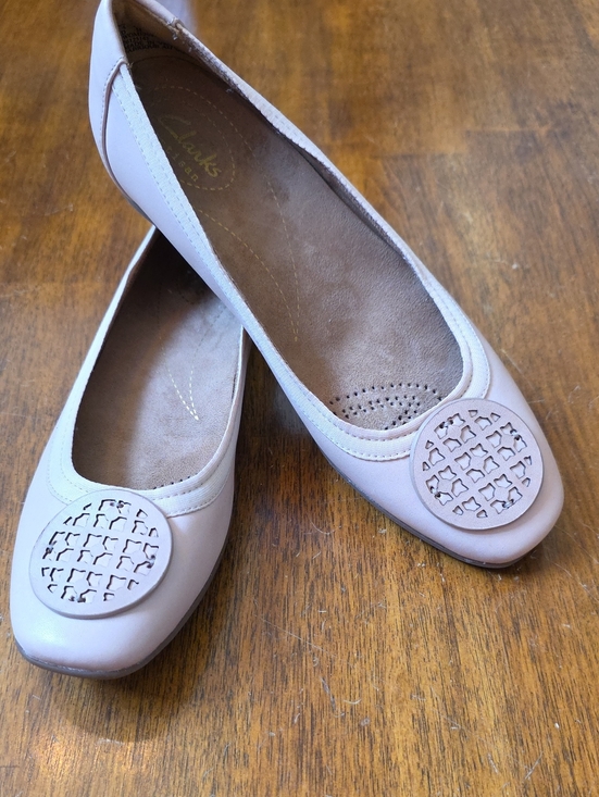 Clarks Shoes - NWOT Clarks Candra Blush Leather Ballet Flats with Medallion Detail Sz 6.5